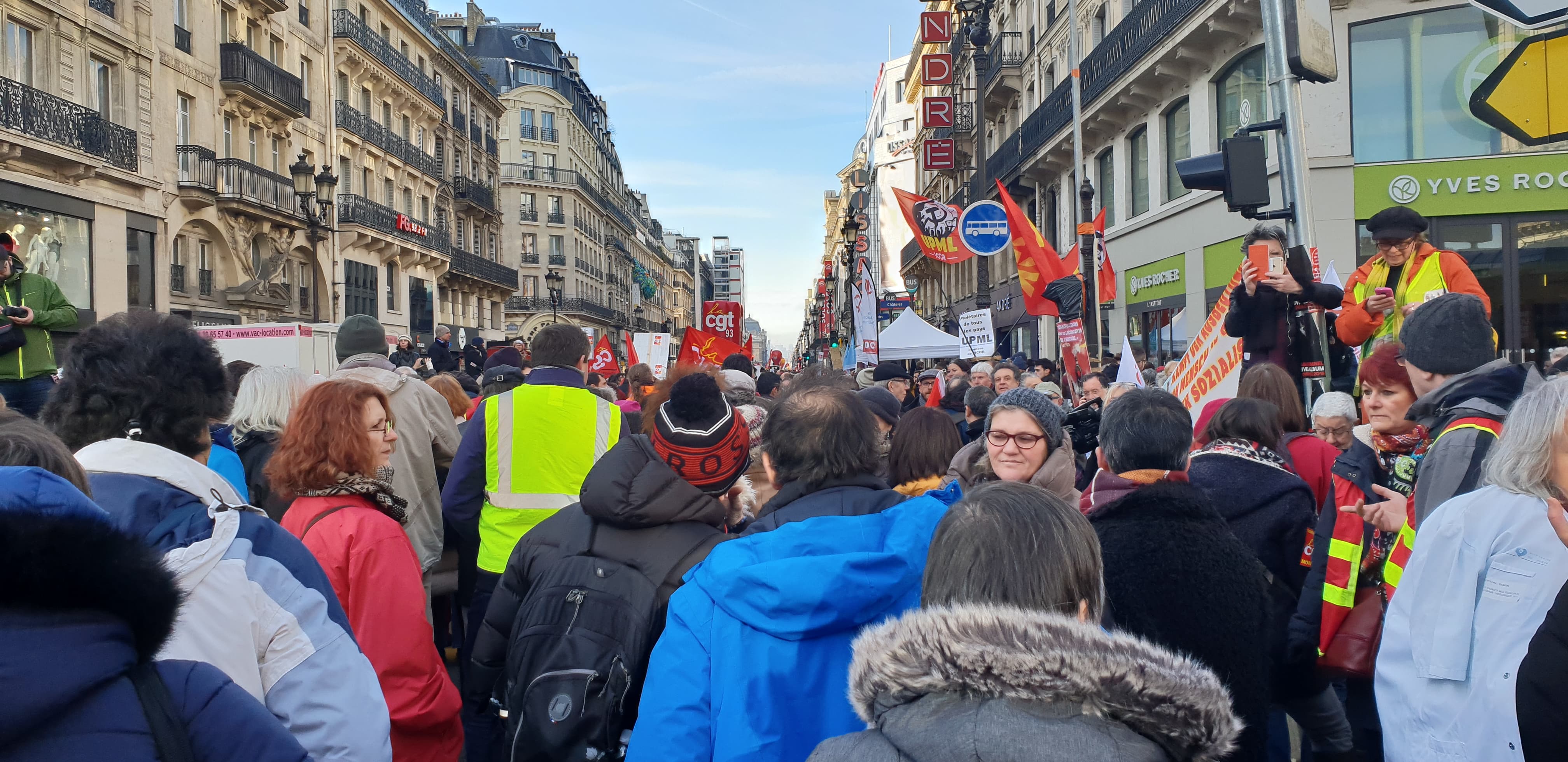 Grève générale Mais c est pas le samedi d habitude les gilets